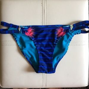 Bingo surf tropic blossom swimsuits Bikini bottom